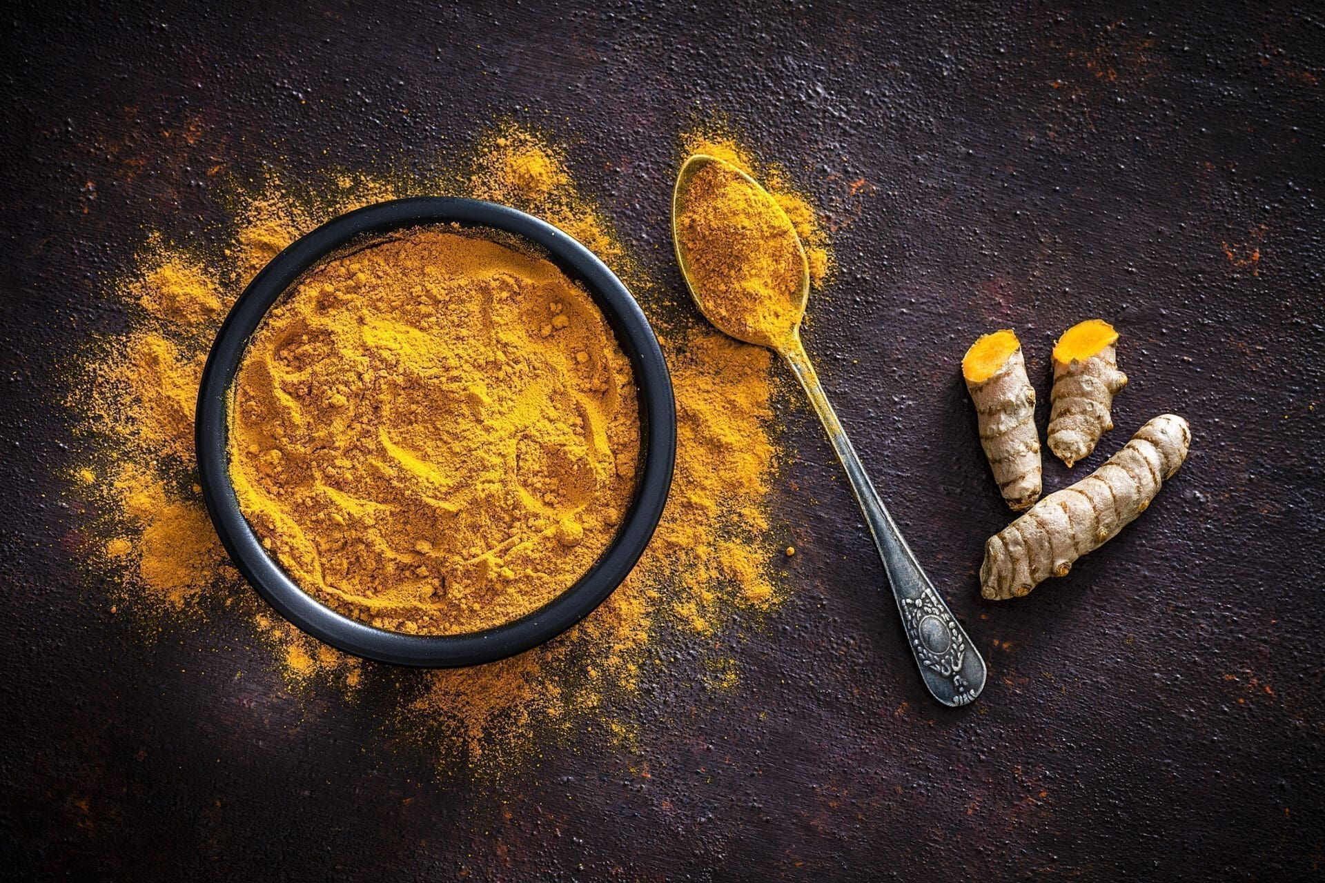 Curcumin, contained in turmeric, is poorly absorbed on its own, but combining it with black pepper increases its absorbability by up to 2000 times.