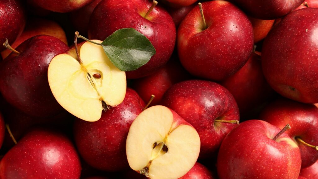 What is hidden in an ordinary apple? More than you expect