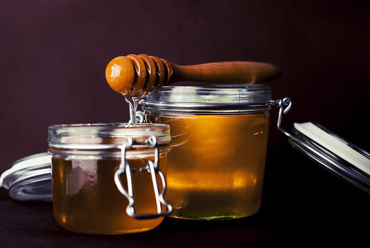 Honey has many health benefits. But in some ways it is also dangerous to health.