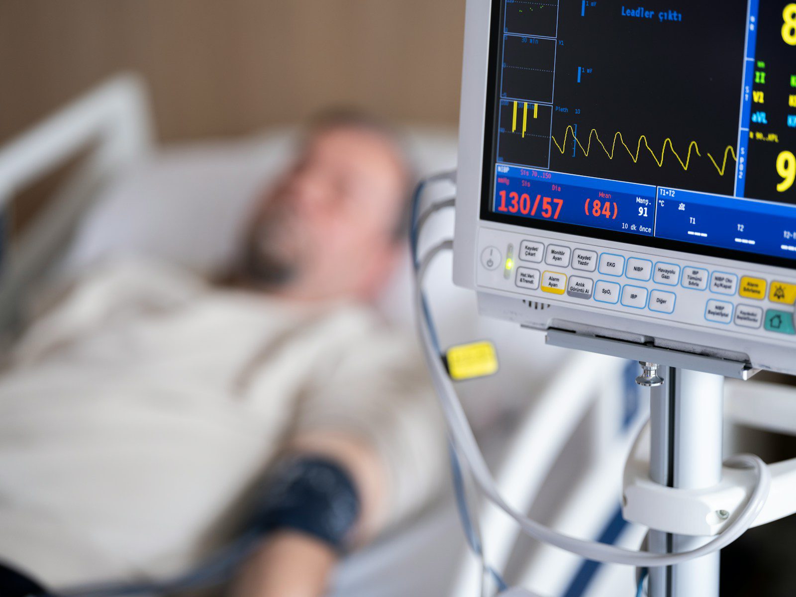In sudden heart failure, a person's life is literally decided in minutes.