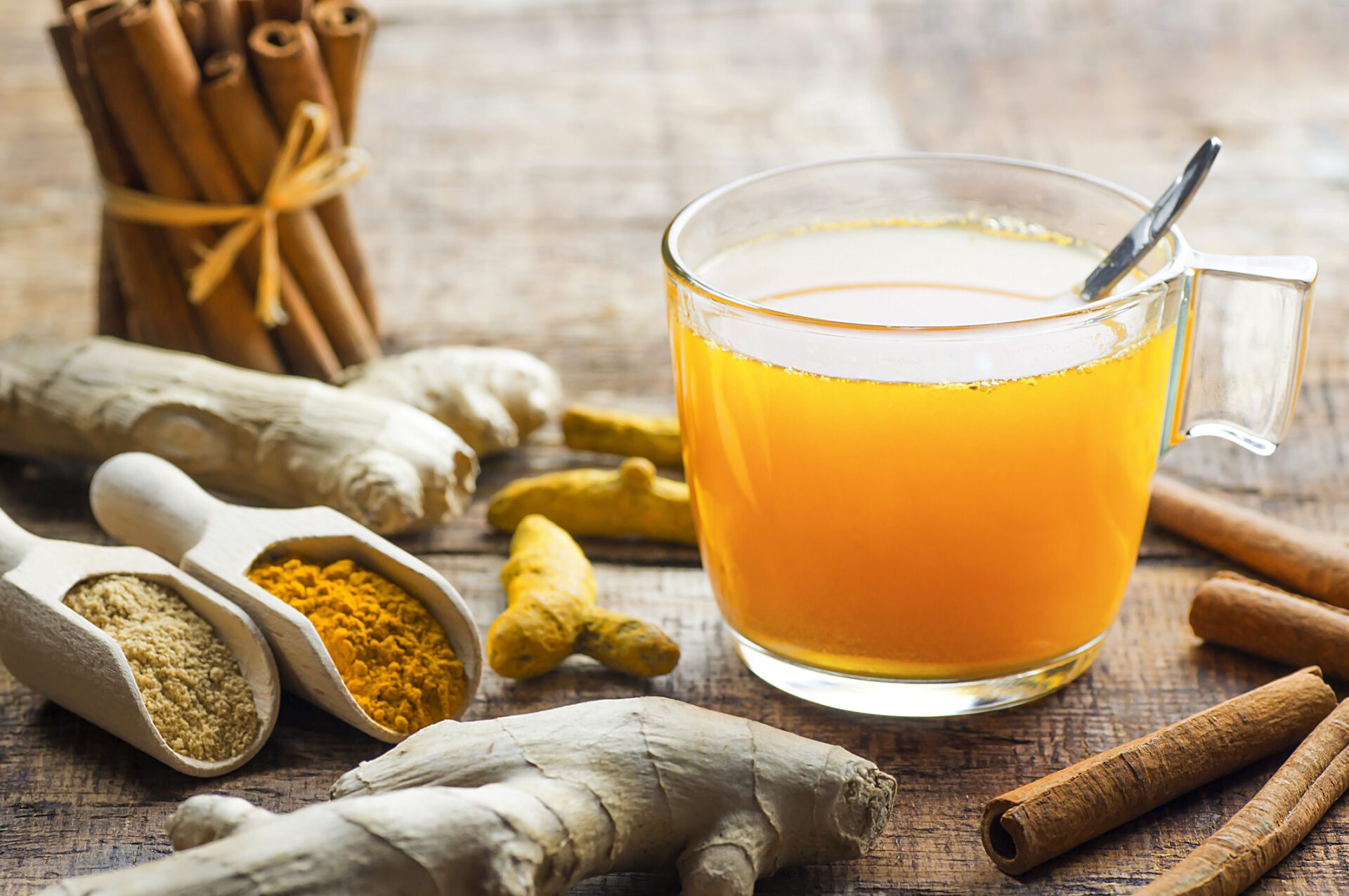 Curcumin drink has strong anti-inflammatory and antioxidant effects.