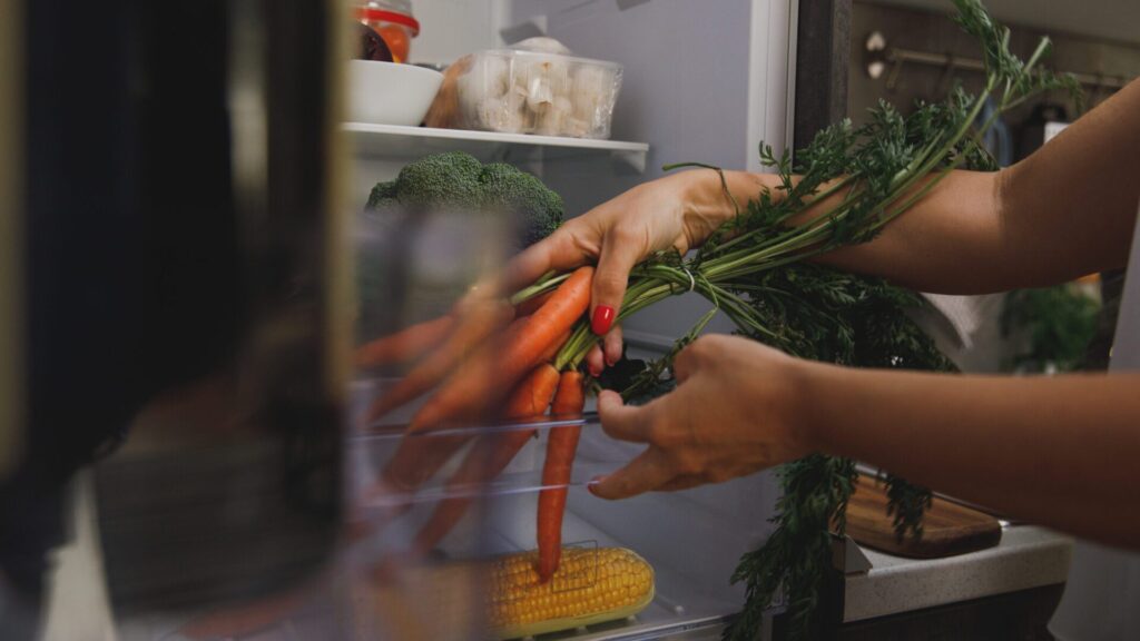 Most people store root vegetables in the fridge. But is this really the best solution?