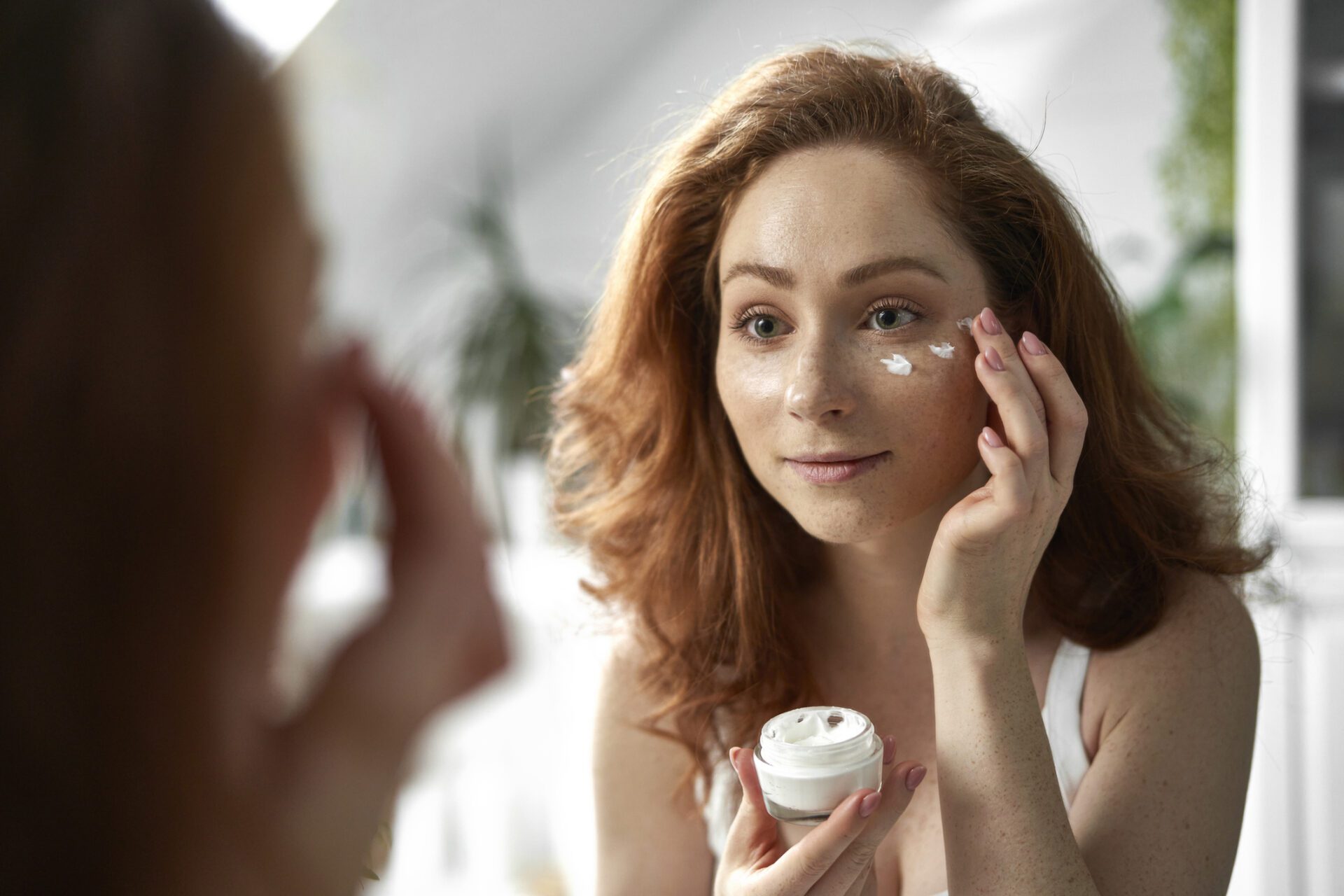 Occlusive creams can significantly help with skin care in winter.