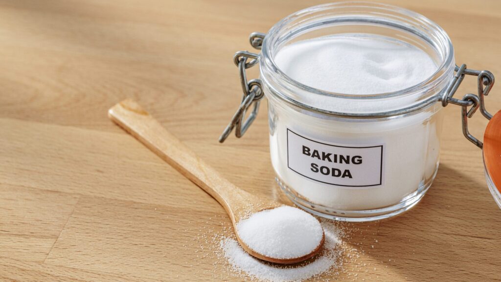 We probably all have baking soda in our kitchen at home. It can be useful in the home for cleaning, but few people actually use it.