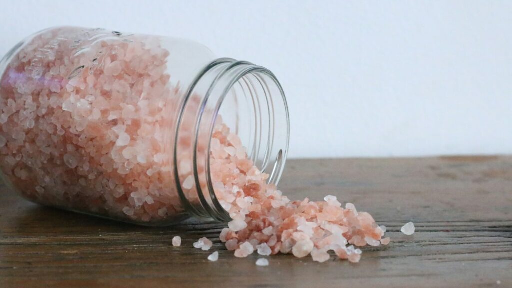 The coarse pink salt known as Himalayan salt is beneficial to health in many ways.
