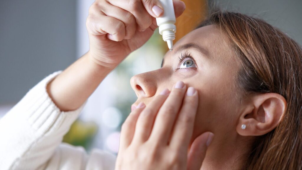 Many people nowadays have vision problems. But there is no need to rely on glasses alone. In the future, eye drops may very well be the solution.