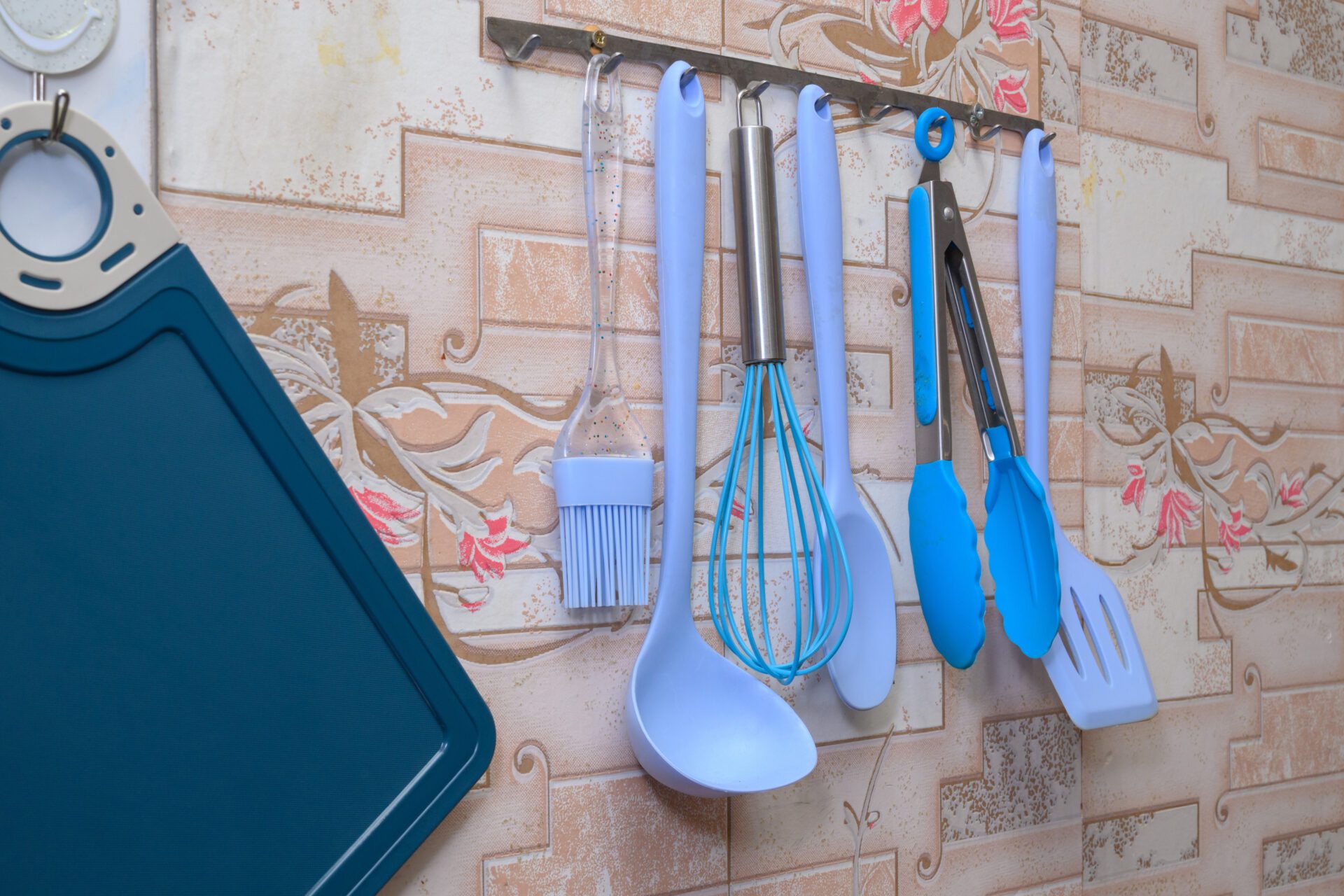 Flatware can cause a whole host of problems if you don't know how to use it properly.