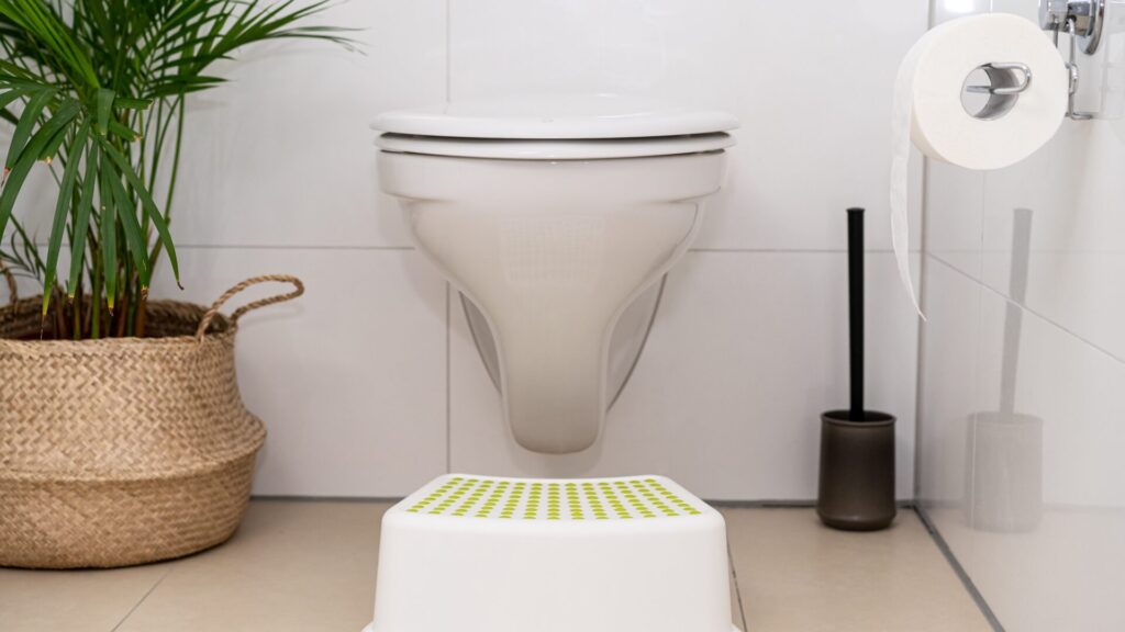 A stool in the toilet does not have to mean that you have a small child at home. In fact, it helps even adults with proper defecation.