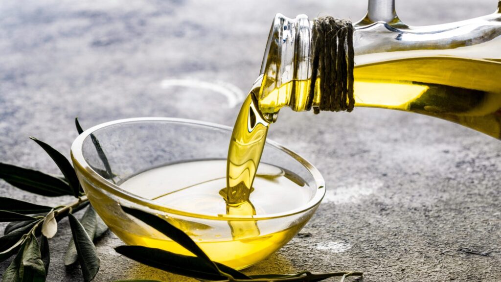Olive oil is beneficial to the human body in many ways. But is it really as miraculous a cure as social networks claim?