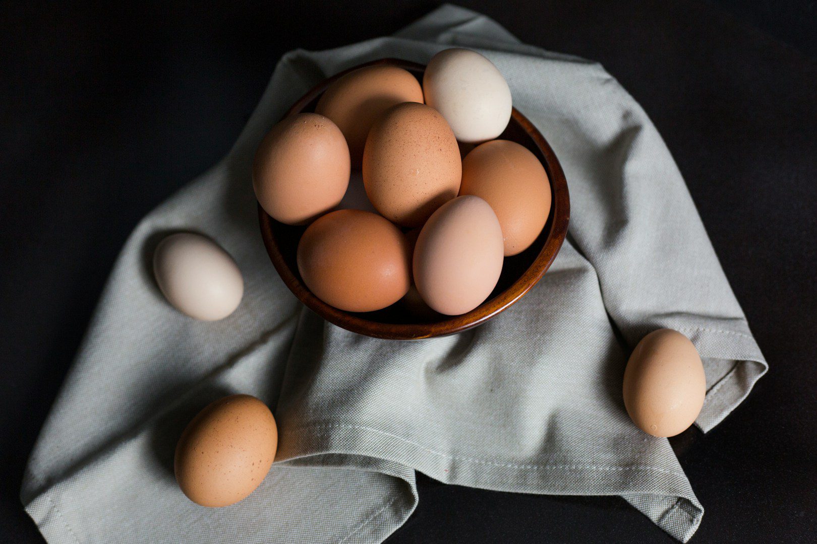 Poorly stored eggs spoil more quickly. This ingredient doesn't belong in the fridge door, but few people realise it.