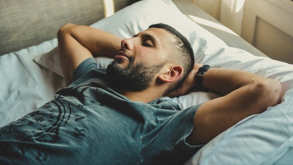 Even during sleep, the human body is capable of revealing a lot about a person.