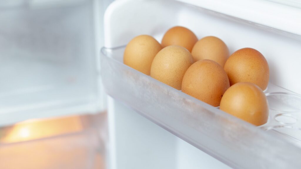 Almost everyone puts eggs in the refrigerator door. In fact, it's a very bad habit.