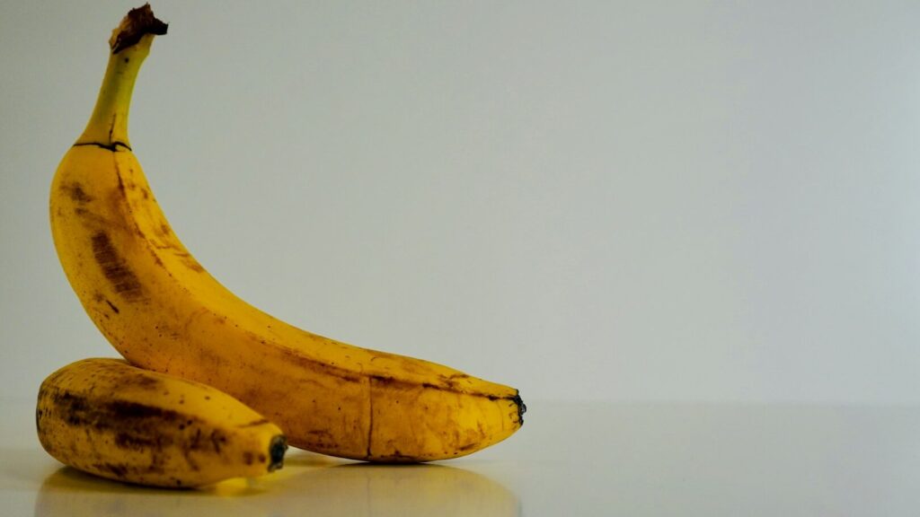 Do you know how to store bananas properly? If you are one of those people who leave this fruit in a bag, you are making a big mistake.