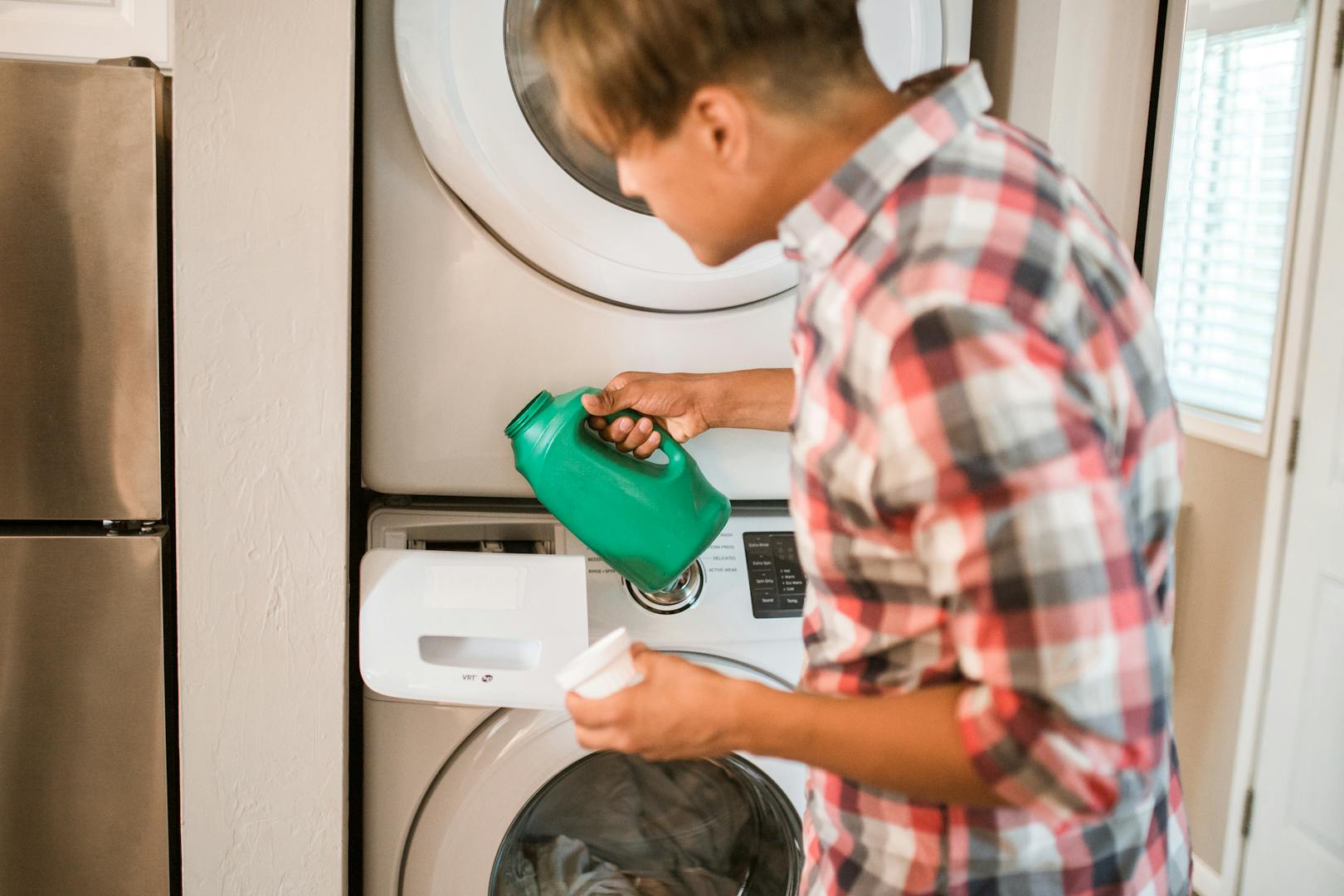 The washing machine has a compartment for fabric softener. But is this really the best way to add it when washing?