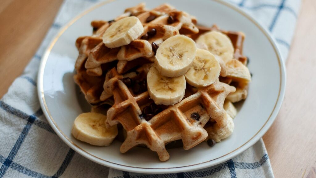 Bananas are a healthy fruit, but they are not the best choice for breakfast. Scientists explain why.