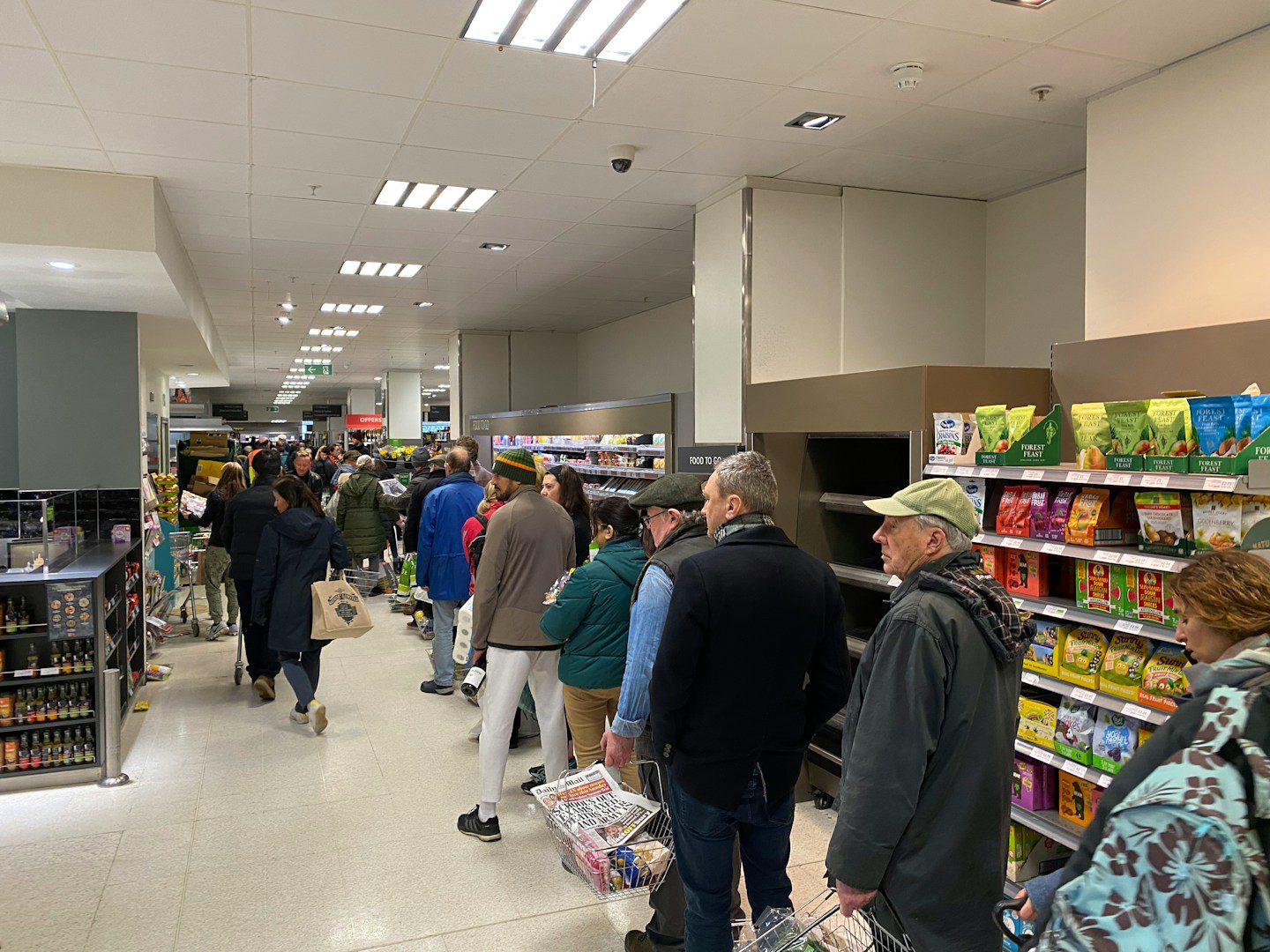 Just because the queues in shops are long doesn't mean you'll take your anger out on the cashier behind the counter later.
