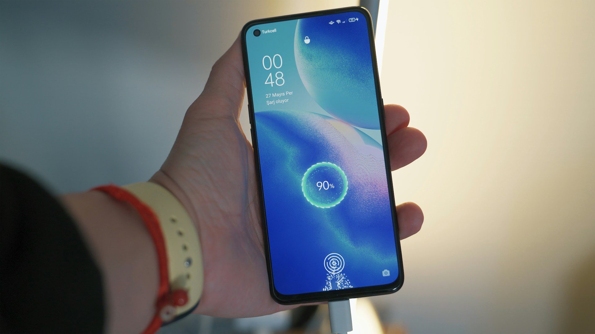 If you charge your phone, you can easily damage it by plugging in the wrong cables. What exactly do many people make mistakes in?